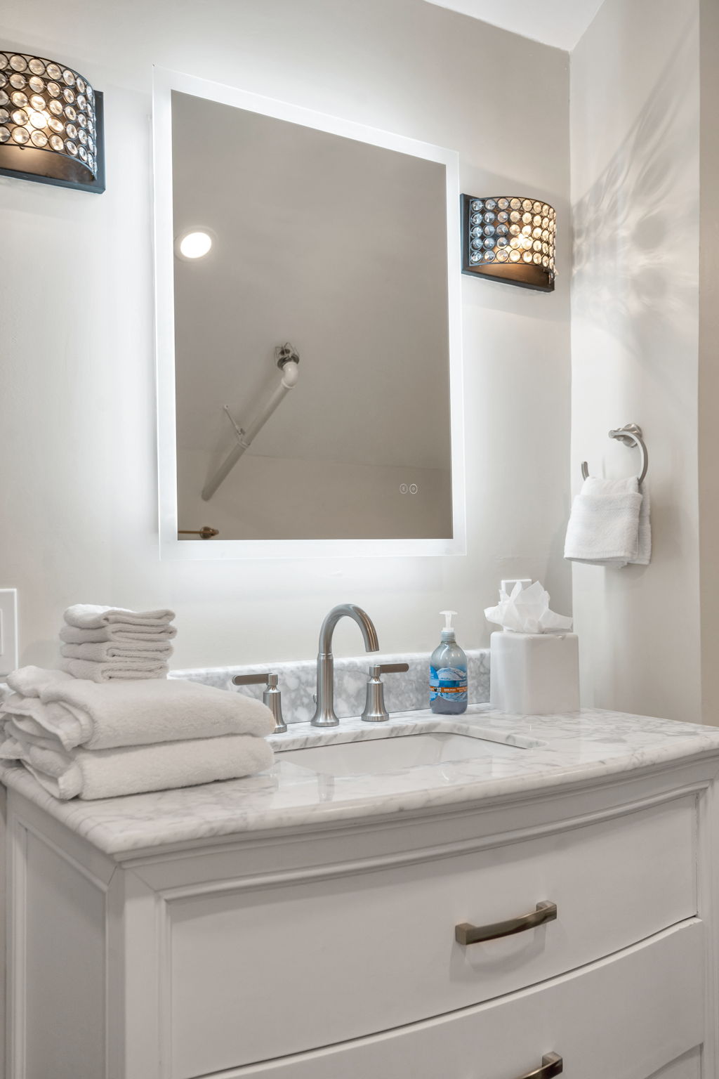 Bathroom one in The Ivories suite